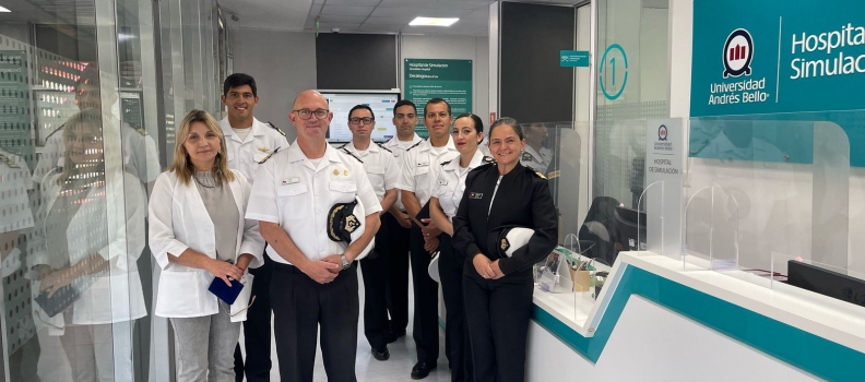 ACADEMIA POLITÉCNICA NAVAL Y UNIVERSIDAD ANDRÉS BELLO (UNAB) FORTALECEN VÍNCULOS A TRAVÉS DE VISITA A CENTRO DE SIMULACIÓN MÉDICA.